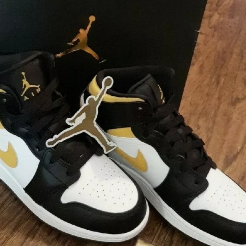 Nike Air Jordan 1 Mid Pollen Yellow White Black.